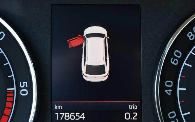 Skoda Superb cena 84900 przebieg: 178000, rok produkcji 2019 z Kutno małe 781
